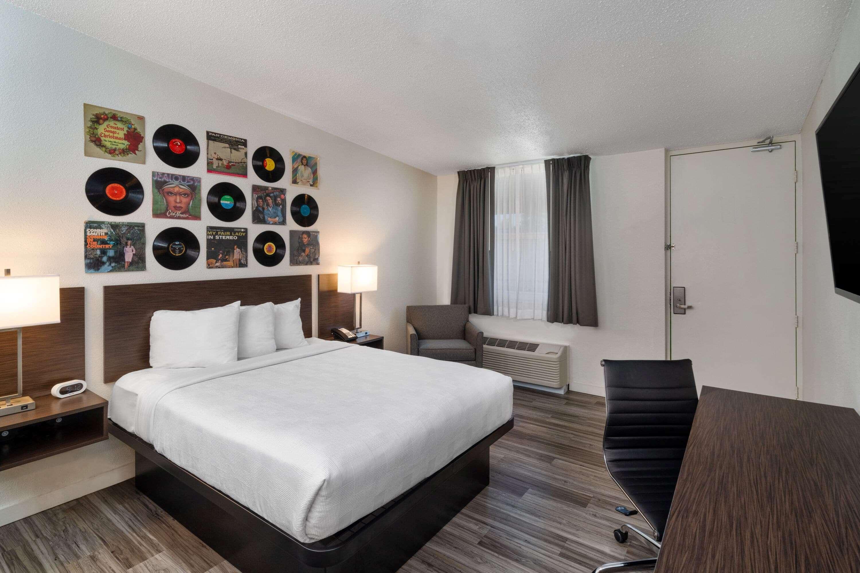 Hillside Crossing Hotel 3*