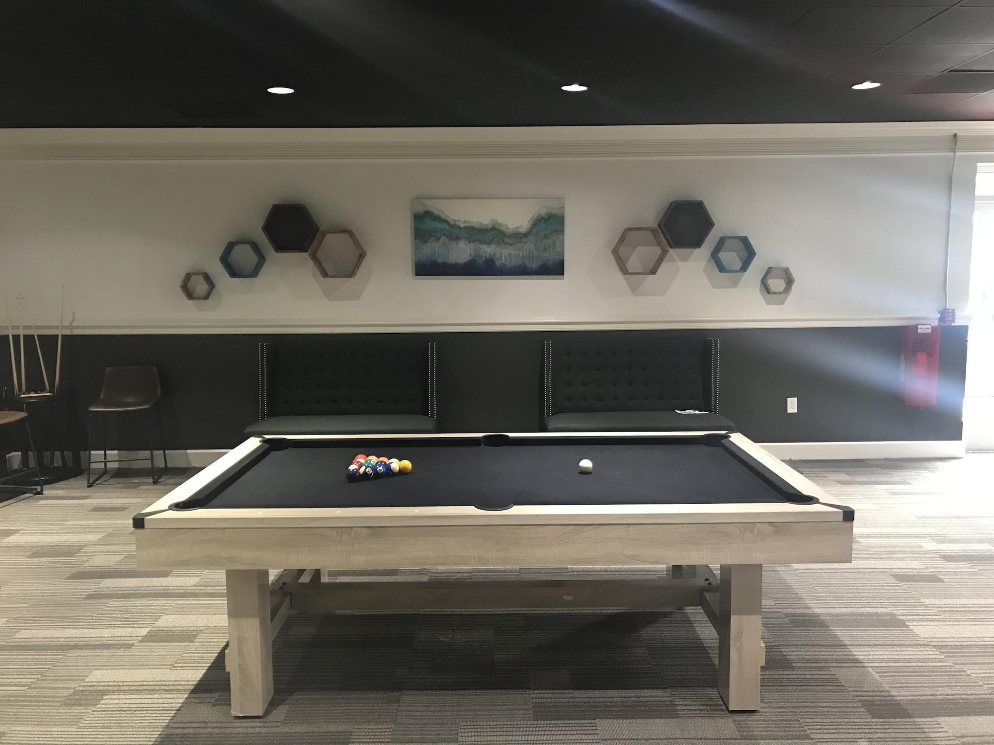 Hillside Crossing Hotel