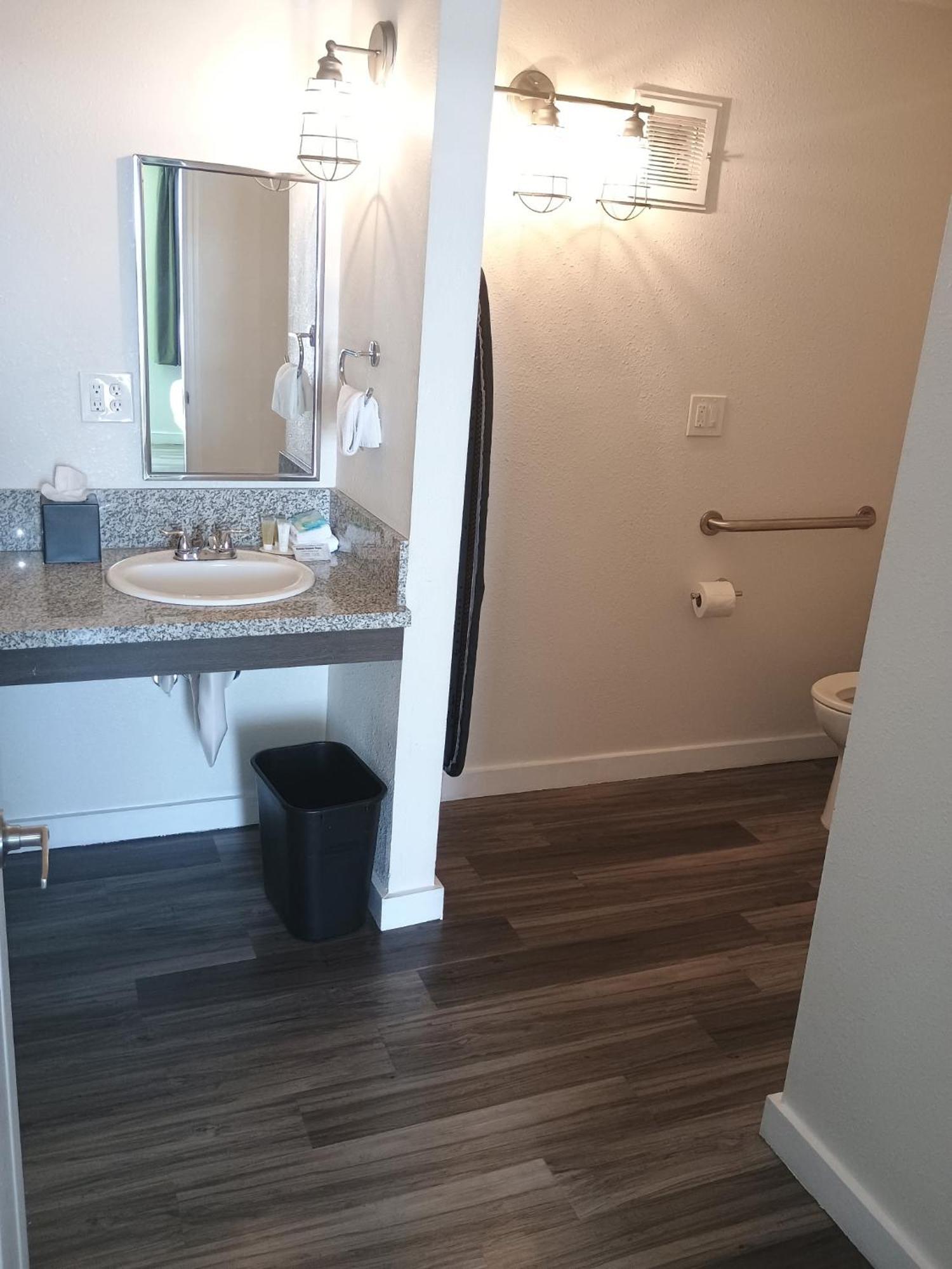 Hillside Crossing 3*