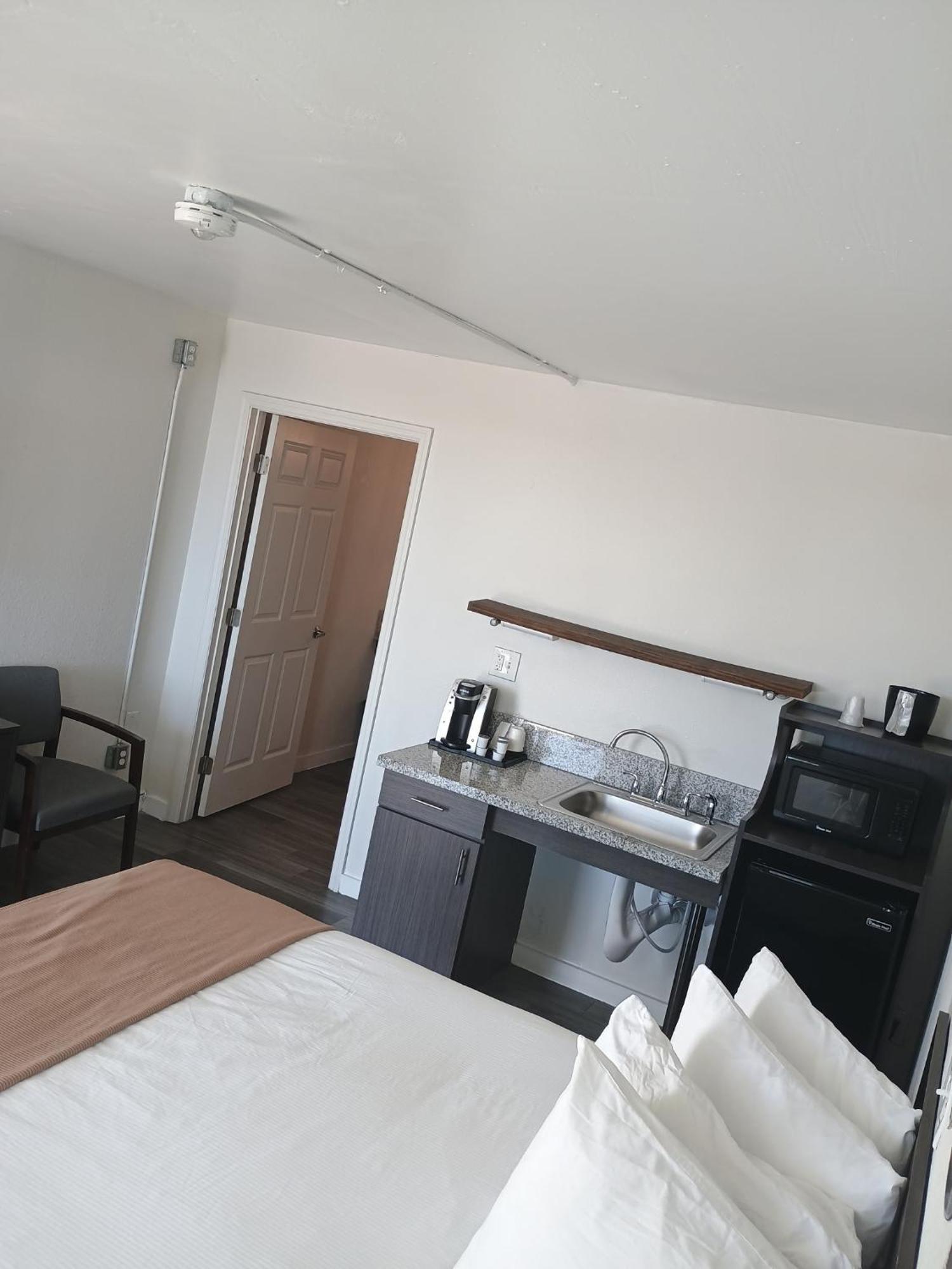 Hillside Crossing 3*